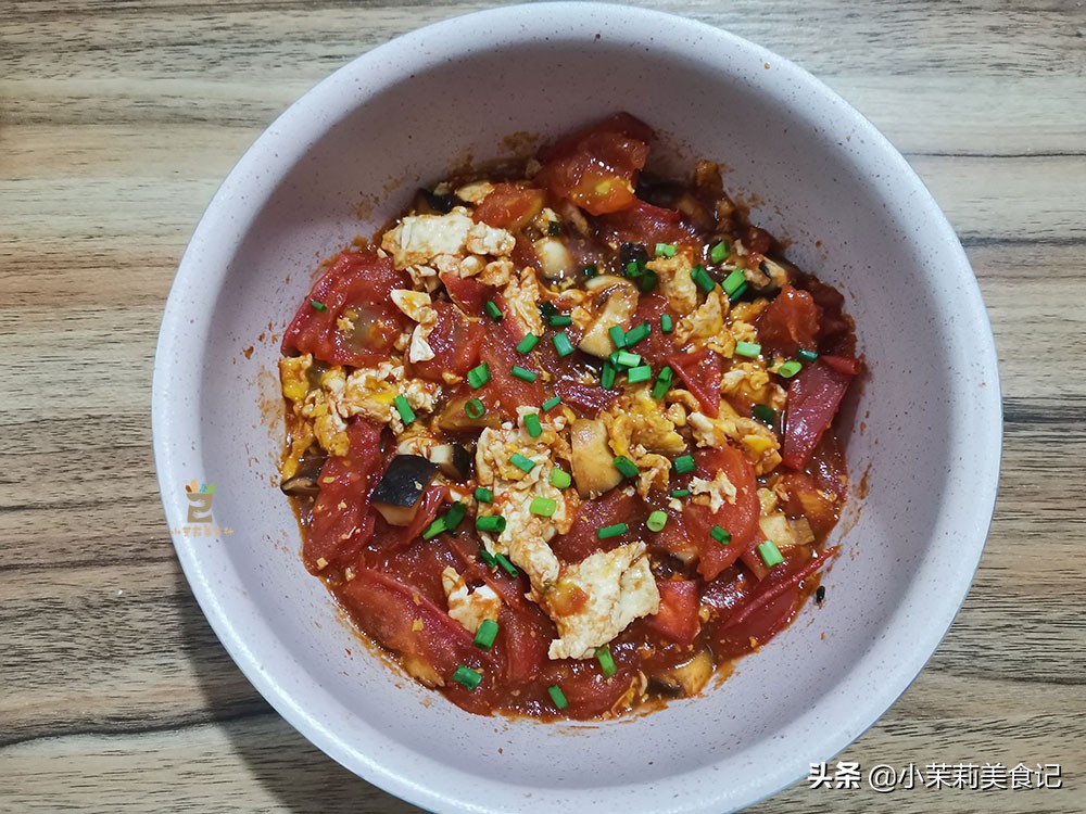 炒菜的葱姜蒜怎么处理,炒菜怎样葱姜蒜不会糊