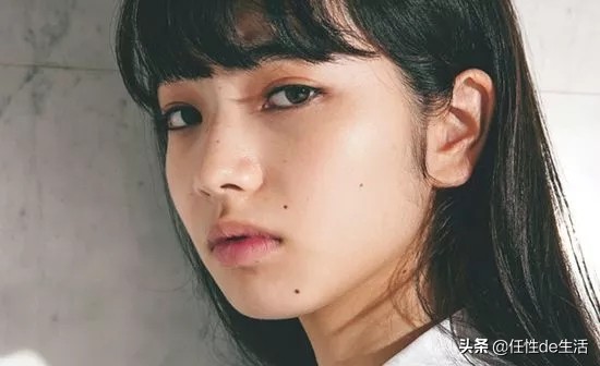 不刷睫毛膏的眼妆好看吗,日常妆容减龄不涂睫毛膏