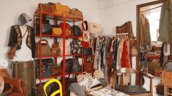 香港年轻人一辈子买不起房，把破出租屋改成复古小窝