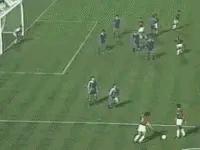 支点中锋踢前腰,足球支点中锋的位置和打法