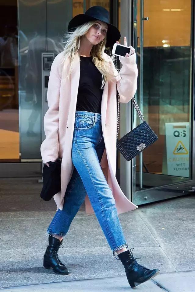 藏青色和黑色哪个更显白显气质,穿这几个颜色显白又气质