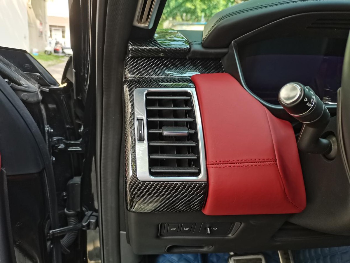 路虎揽胜换装纳多灰,路虎揽胜升级干椒红