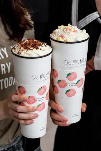 排队买奶茶的人好多啊原视频,怎么看待排队2小时买奶茶