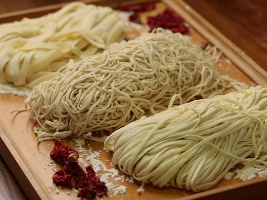 蒸馒头使用高筋面粉还是低筋面粉,蒸馒头要高筋面粉还是低筋面粉