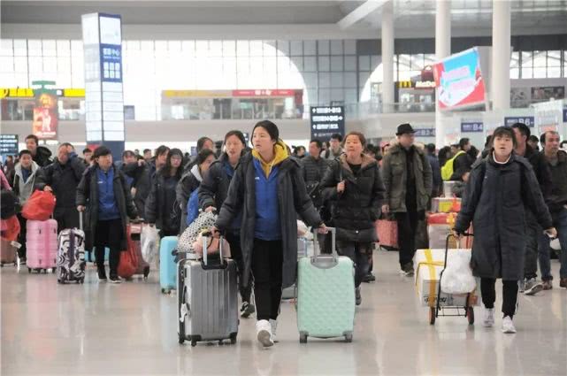 桂林西站高铁可以刷身份证进站吗,再见绿皮车中国高铁