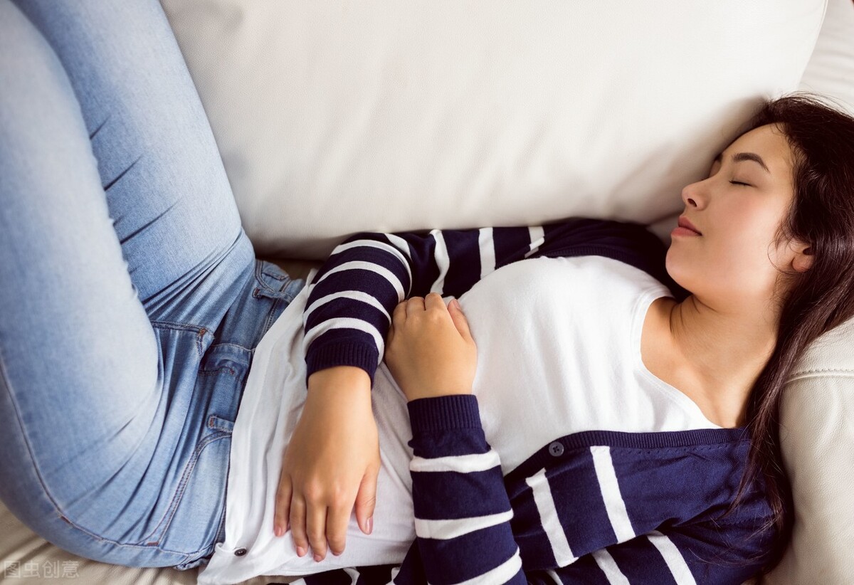 为什么女人下面会“发臭”?或是这3个因素导致,还是及早了解