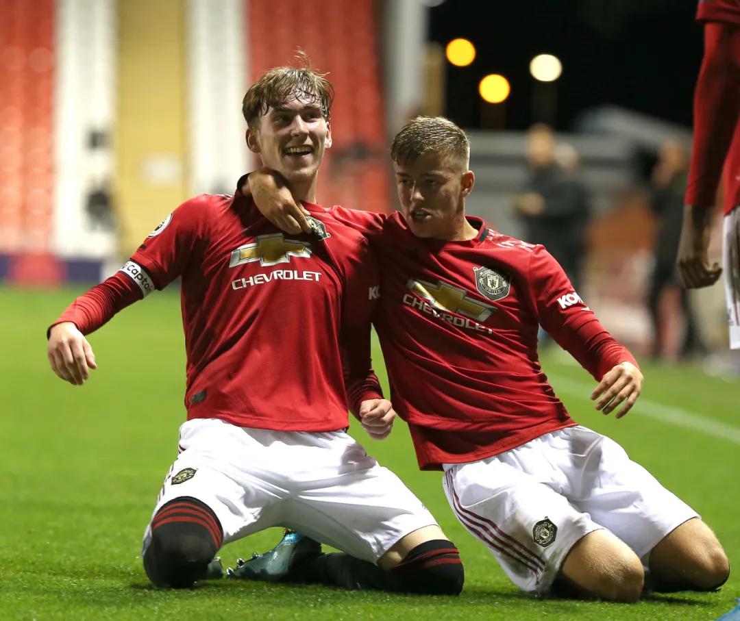 卡里克年轻照片,卡里克年轻图片