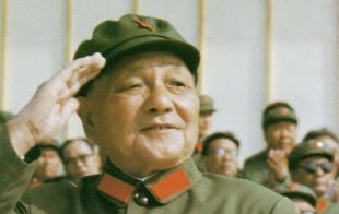 外交部翻译解密*小平邓**：有气场像个预言家