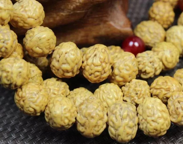 什么凤眼手串比较好,凤眼菩提手串正常1.0到1.5价位