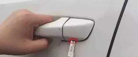 钥匙拧不到位打不着火怎么办,钥匙有电打不开门点不了火