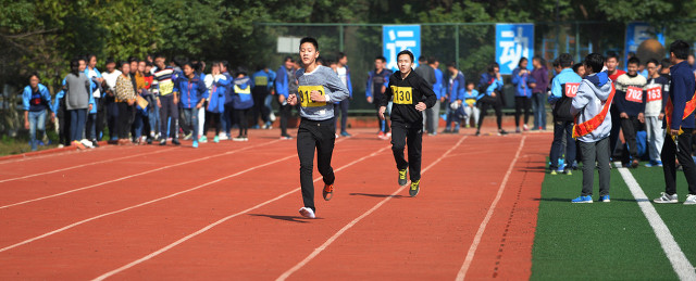 于无声处呐喊下一句,陪陪我亲亲我夸夸我抱抱我