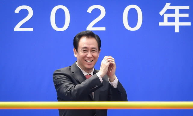 许家印创意足球场,许家印评恒大球场