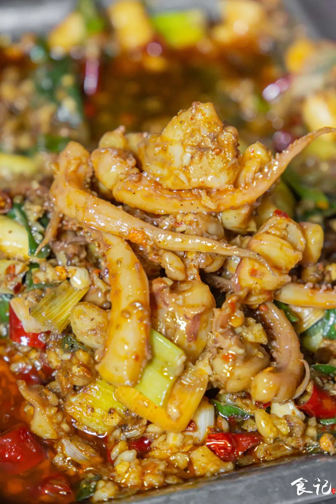 藏在襄阳定中街的铁板海鲜烧烤，不声不响的就火了23年....