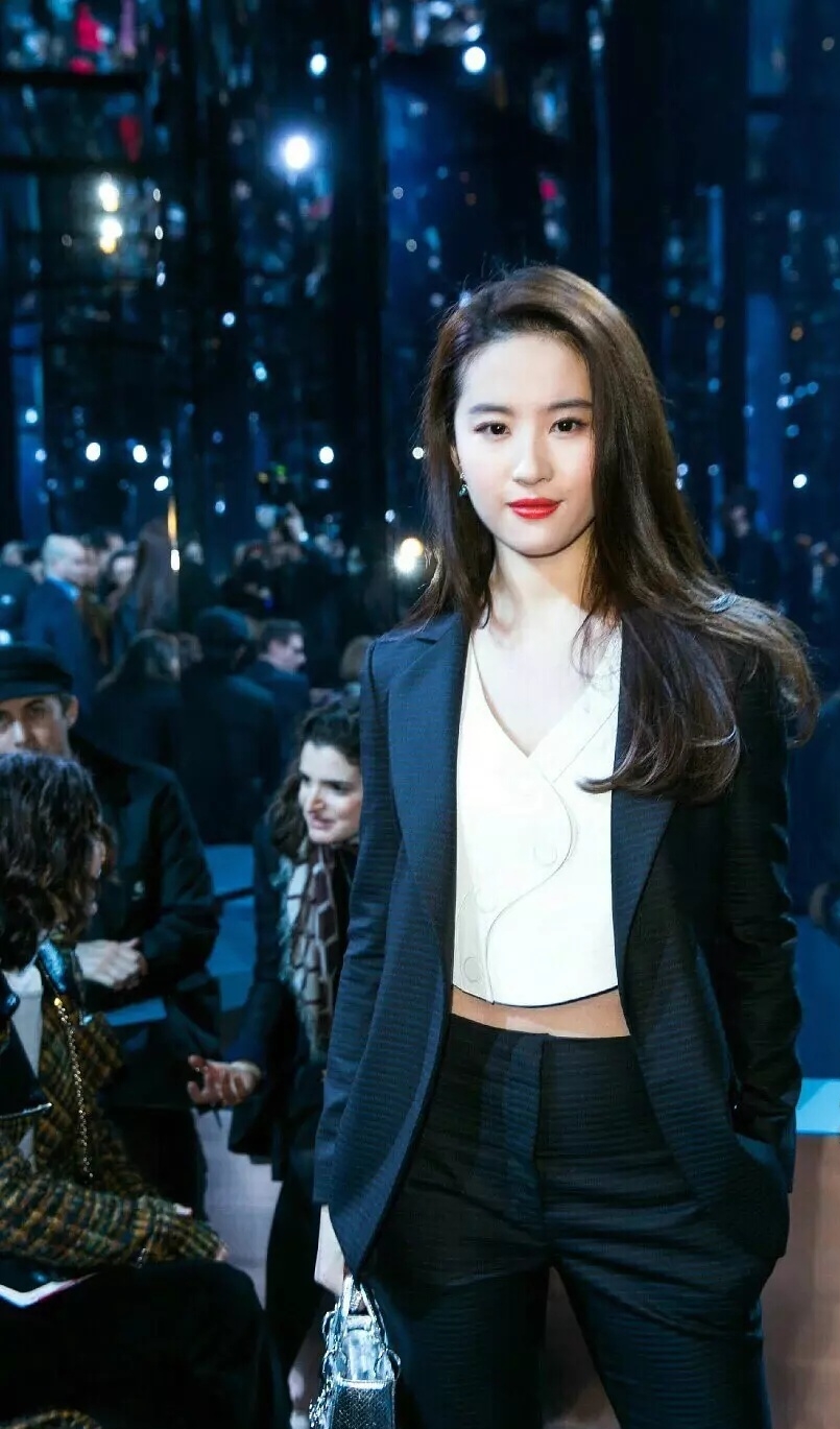 女星齐刘海和无刘海,当内地女星撞上港台女星