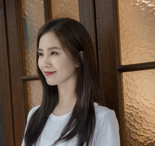 脸上长痣人一般有几个特征,脸上哪个位置长痣说明好看