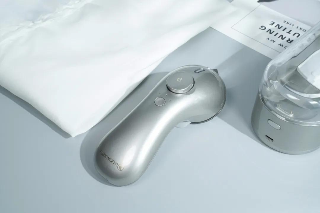 电熨斗去除衣服褶皱,衣服怎么熨小褶皱好用