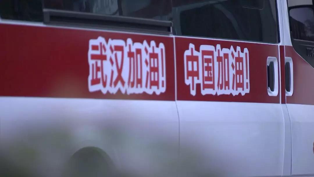 三天三夜改造院区接收病患,感染住进ICU后“干着急帮不上忙”,他是院长刘智明