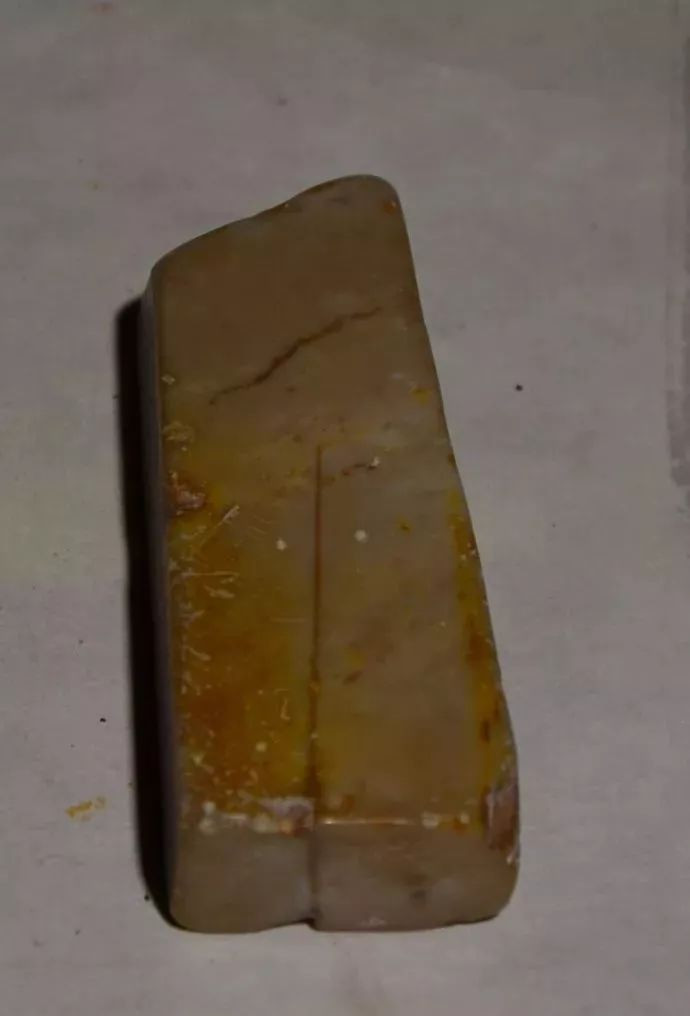 你一定没见过的广应寺坪石，样子俨然如古玉