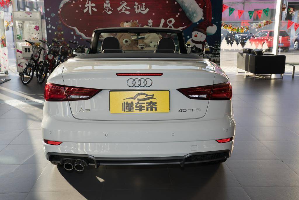 标配2.0T+7速双离合，进口奥迪紧凑敞篷没触控，靠颜值卖车？