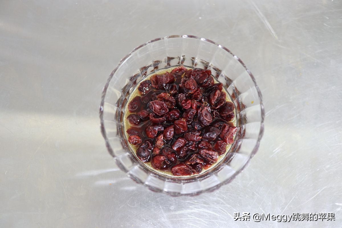 用10个鸡蛋做蛋糕不需要烤箱,如何用2个鸡蛋做蛋糕不需要牛奶