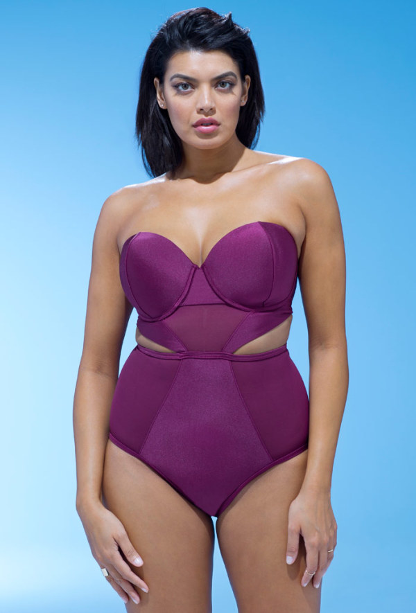 泳装正确打开方式,高叉泳装的正确穿法