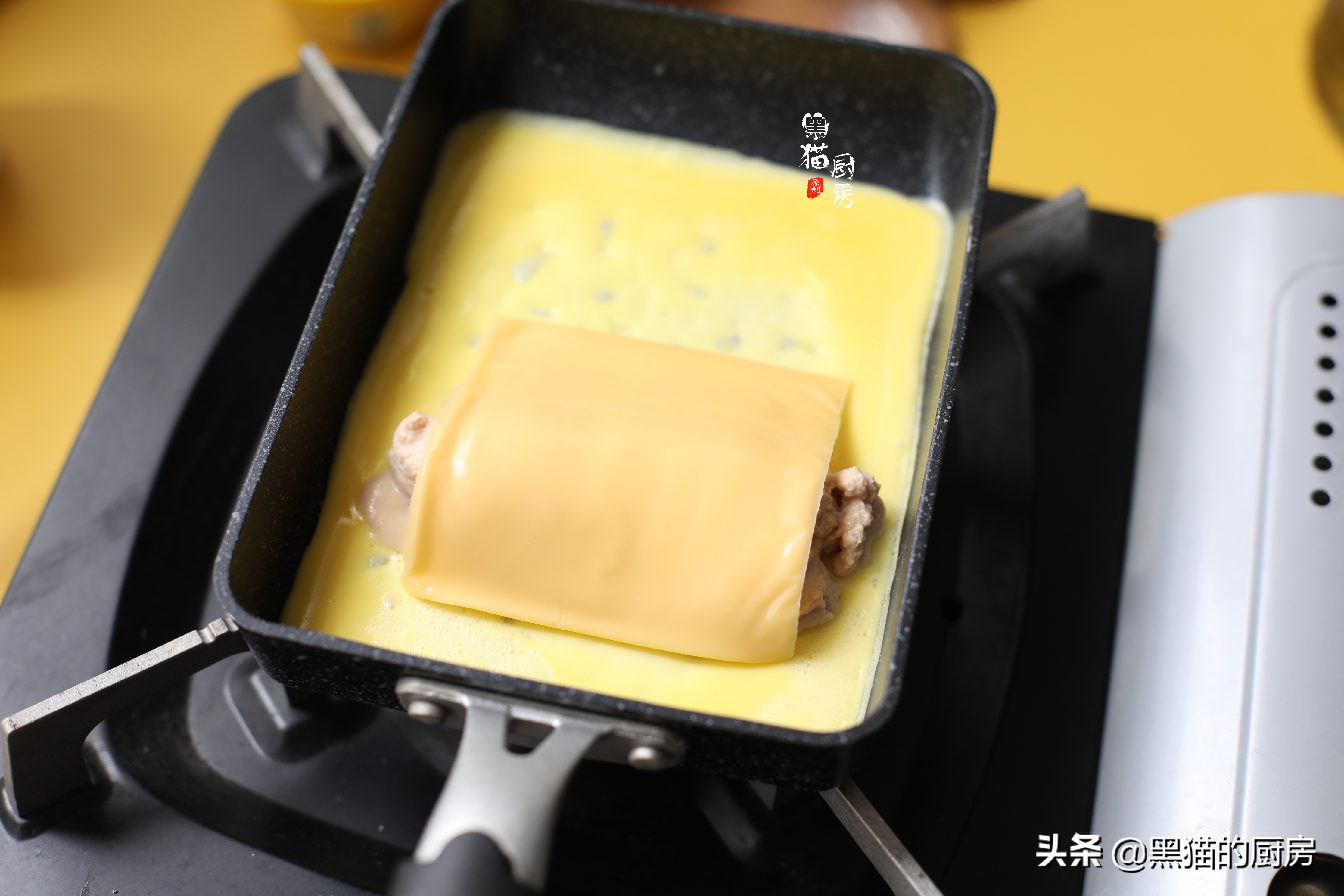 鸡蛋和芝士可以做的爱心早餐,鸡蛋芝士米饭补钙早餐