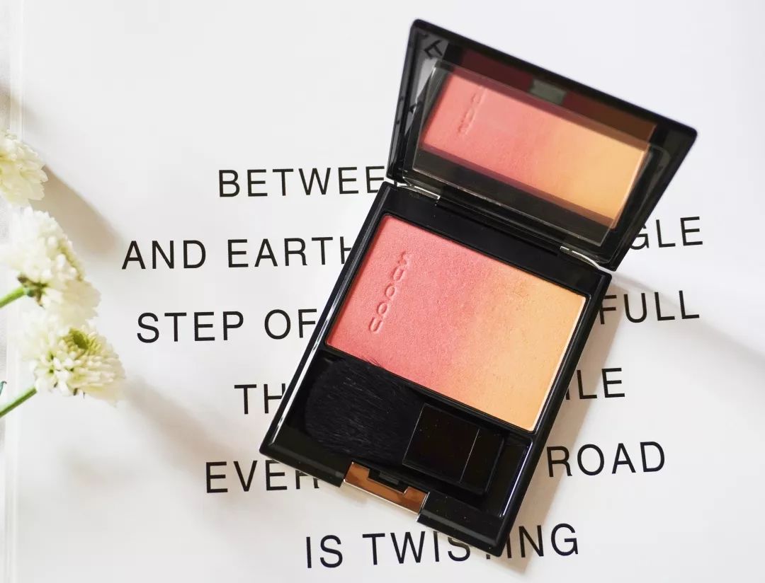 早就该买美容仪、水之密语、大宝天天见，本月爱用让你嗨皮又逆龄