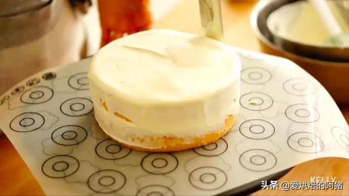 邱莹莹同款草莓奶油蛋糕，基础戚风胚，徒手脱模剖片及抹面挤花