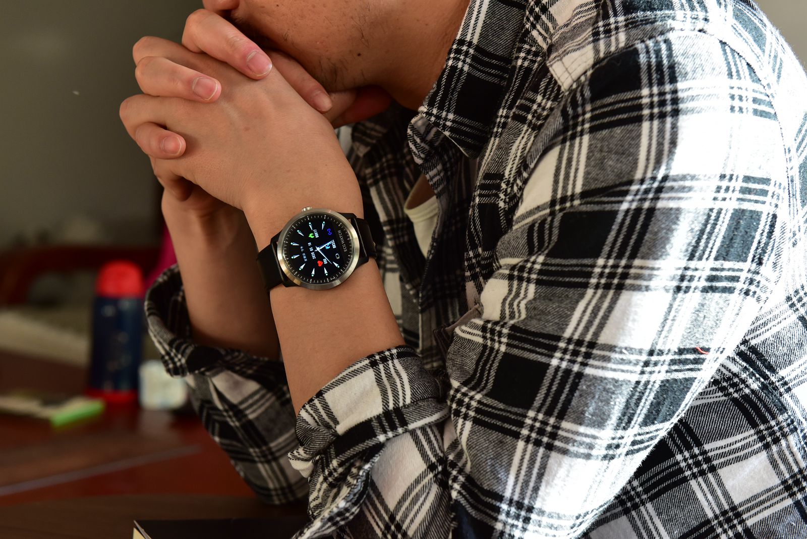 带定位功能的最新款智能手表,功能多续航好的智能手表