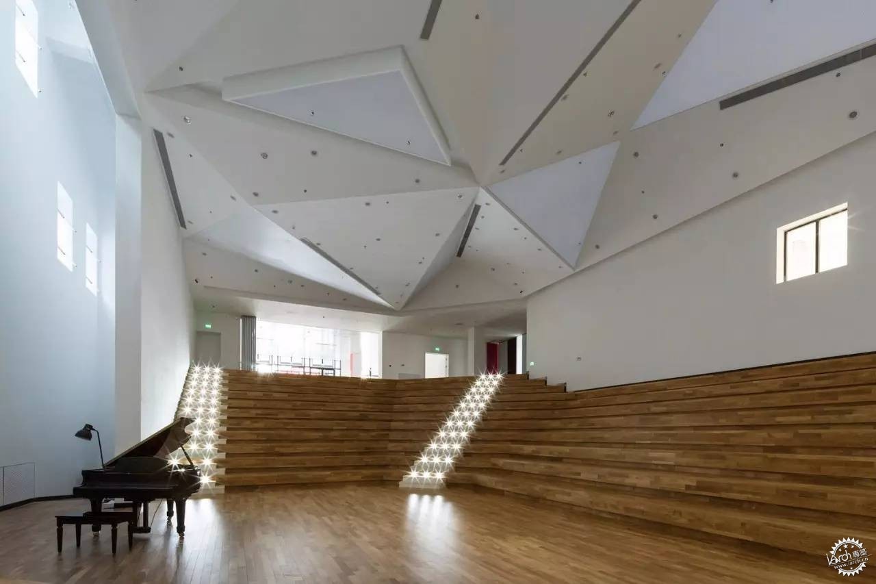 中国十大最美学校你都知道哪一些,中国最美八大中学