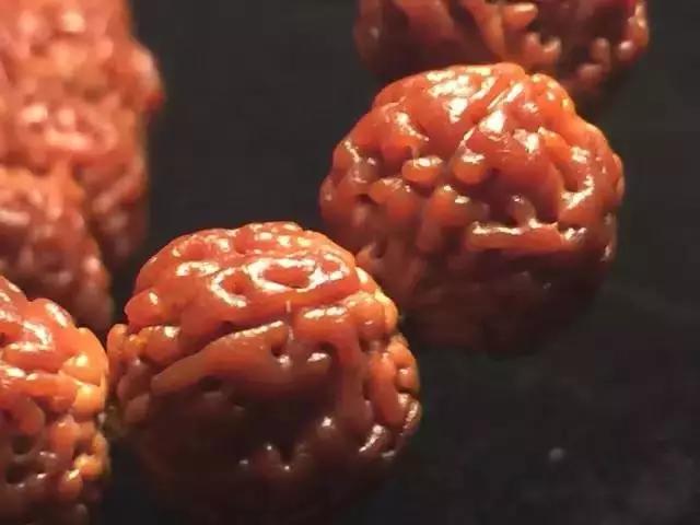 金刚菩提子纹路里面有小孔正常吗,金刚菩提啥样的纹路才是顶级的