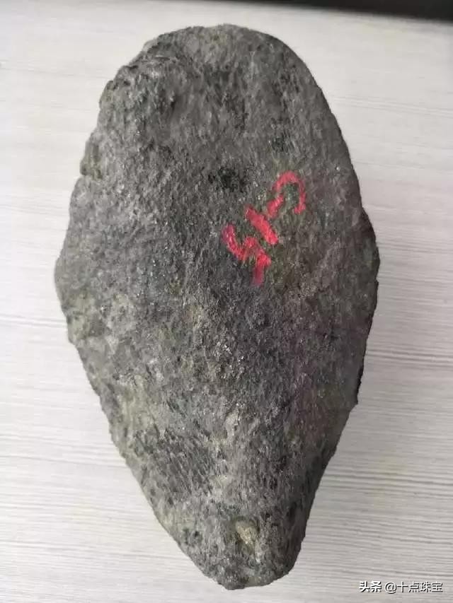 缅甸赌石翡翠原石场口,常见翡翠赌石与场口组图