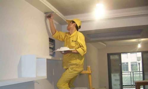 刮大白和贴瓷砖哪个活多,贴瓷砖和刮白哪个成本高