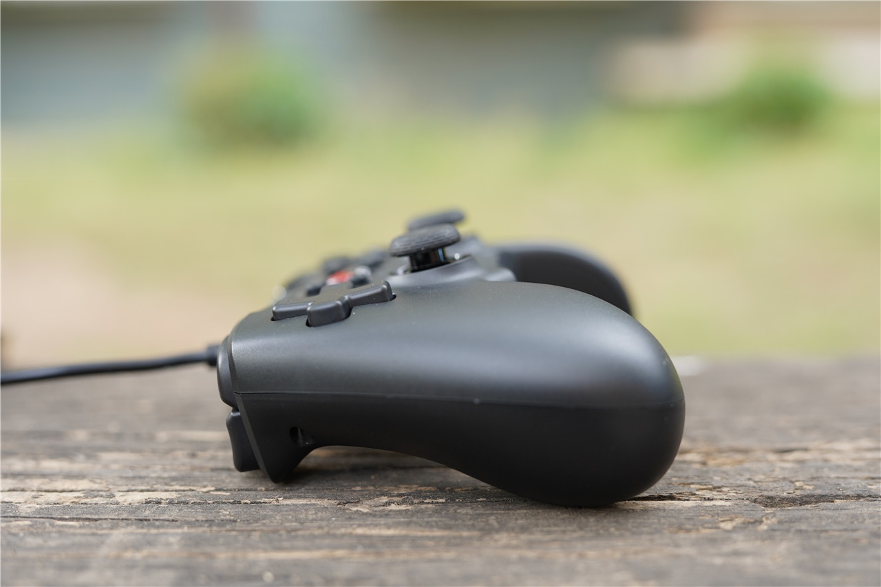 北通蝙蝠4手柄可以调连发频率,北通手柄阿修罗2和蝙蝠4怎么选