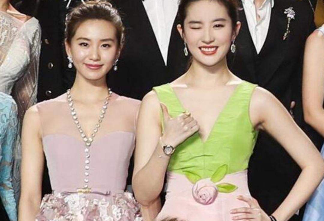 3个让人变丑的动作,容易变胖的姿势