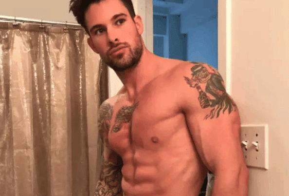 关节老是咔咔响但是不疼怎么改善,健身肩膀关节咔咔响