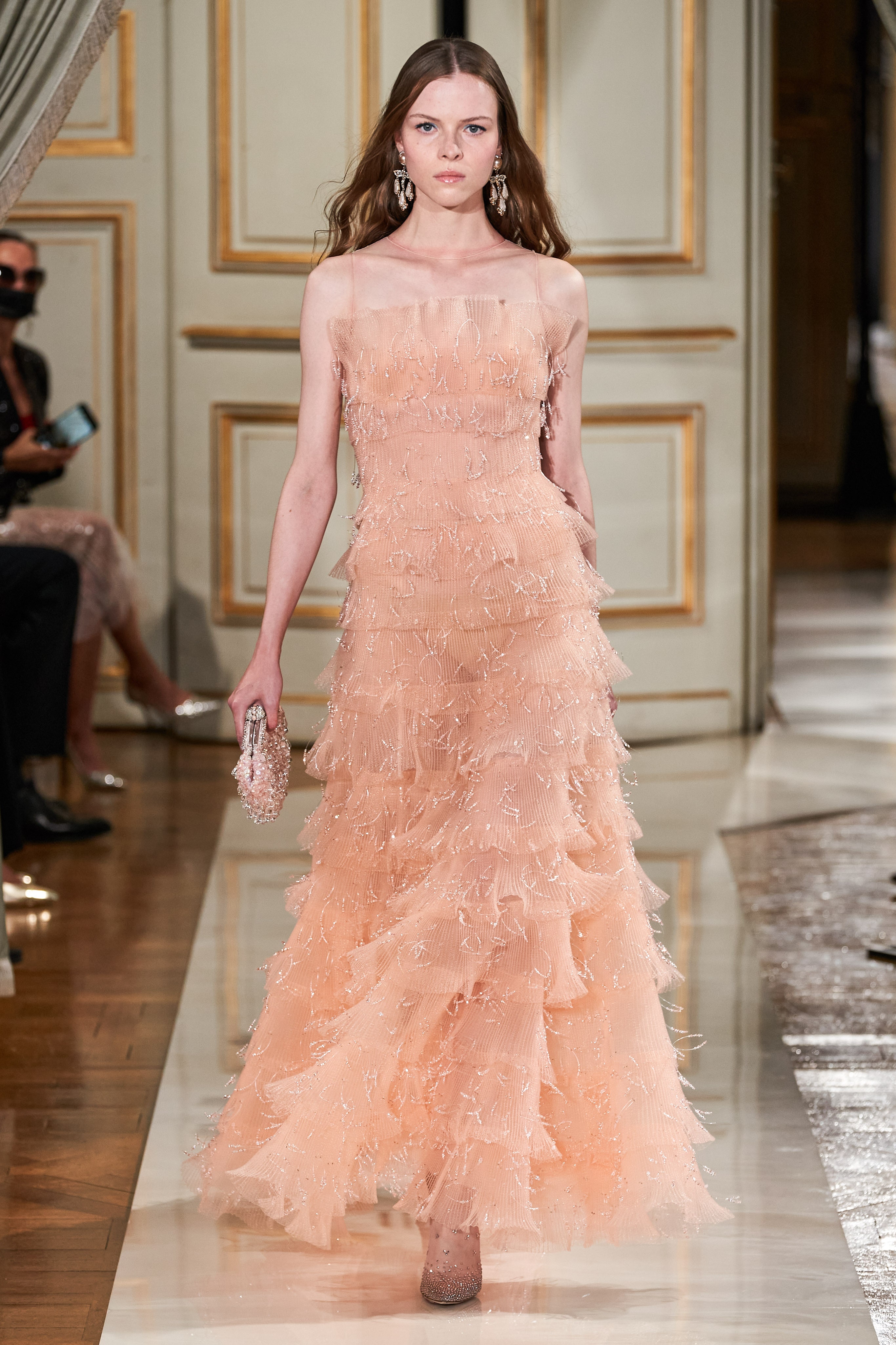 阿玛尼armani高定设计师,阿玛尼2018高定春夏女装