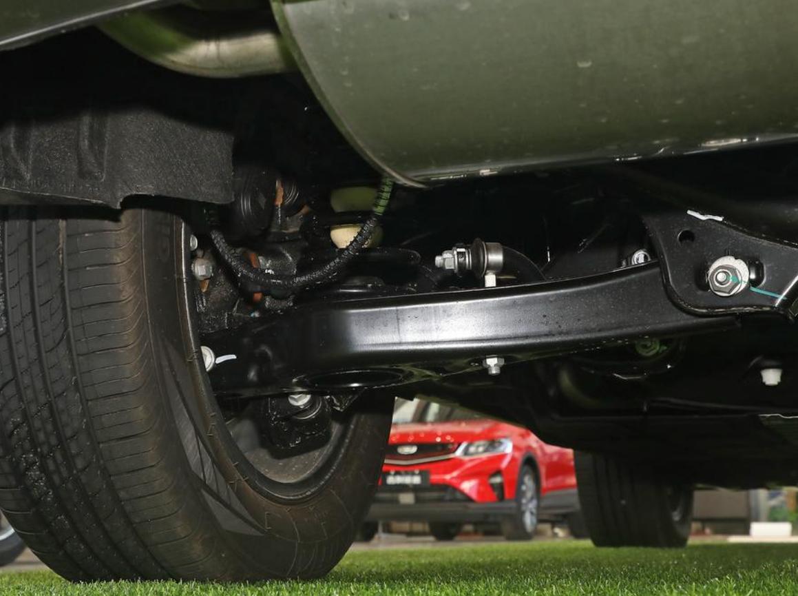 吉利博越l2.0深度测评,吉利博越L2024款深度测评