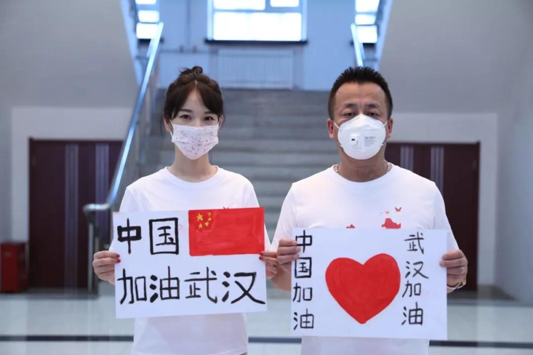 讴歌逆行者礼赞生命作文,众志成城礼赞最美逆行者