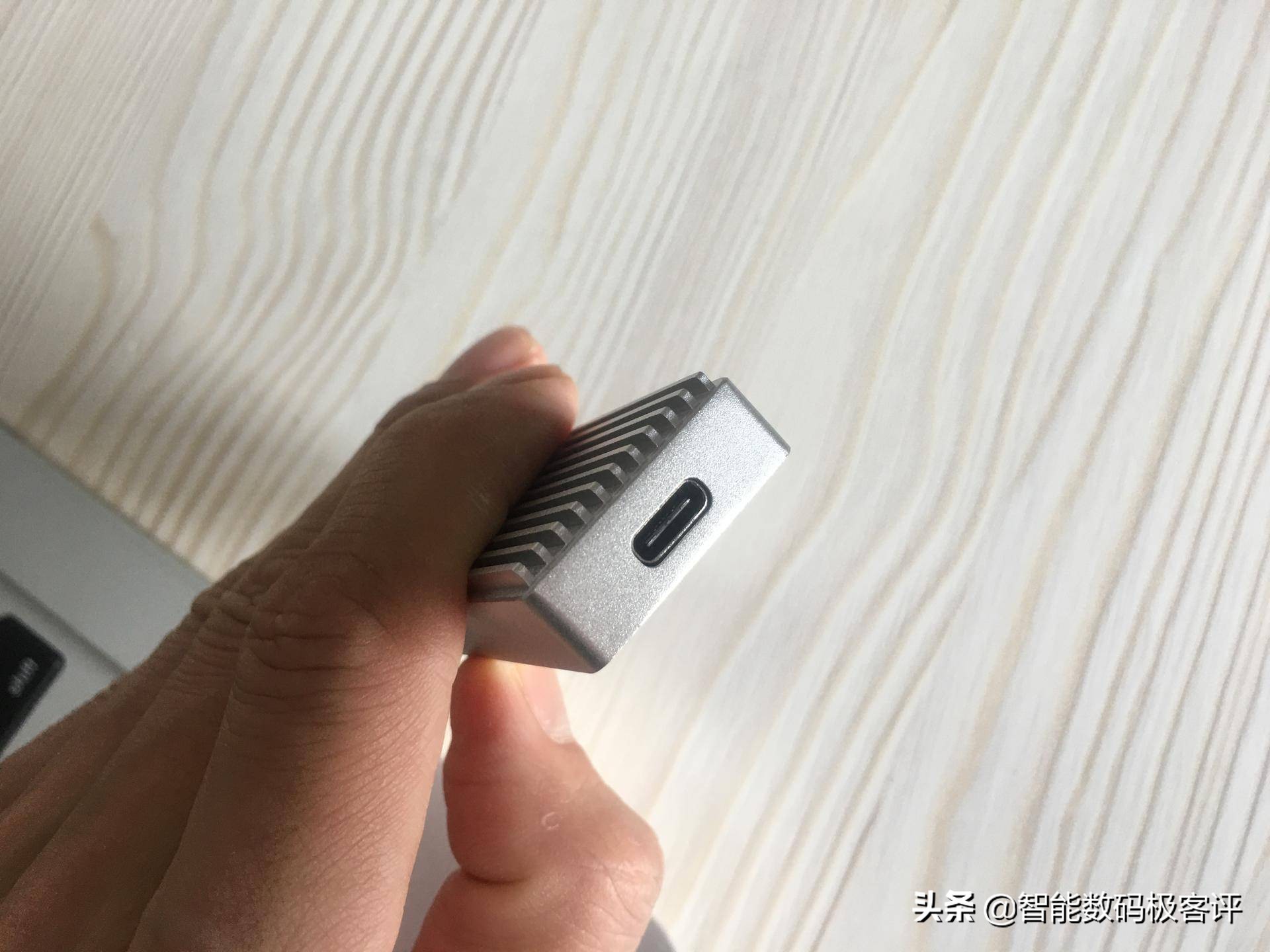 奥睿科m2风扇散热硬盘盒评测,奥睿科nvme极速硬盘