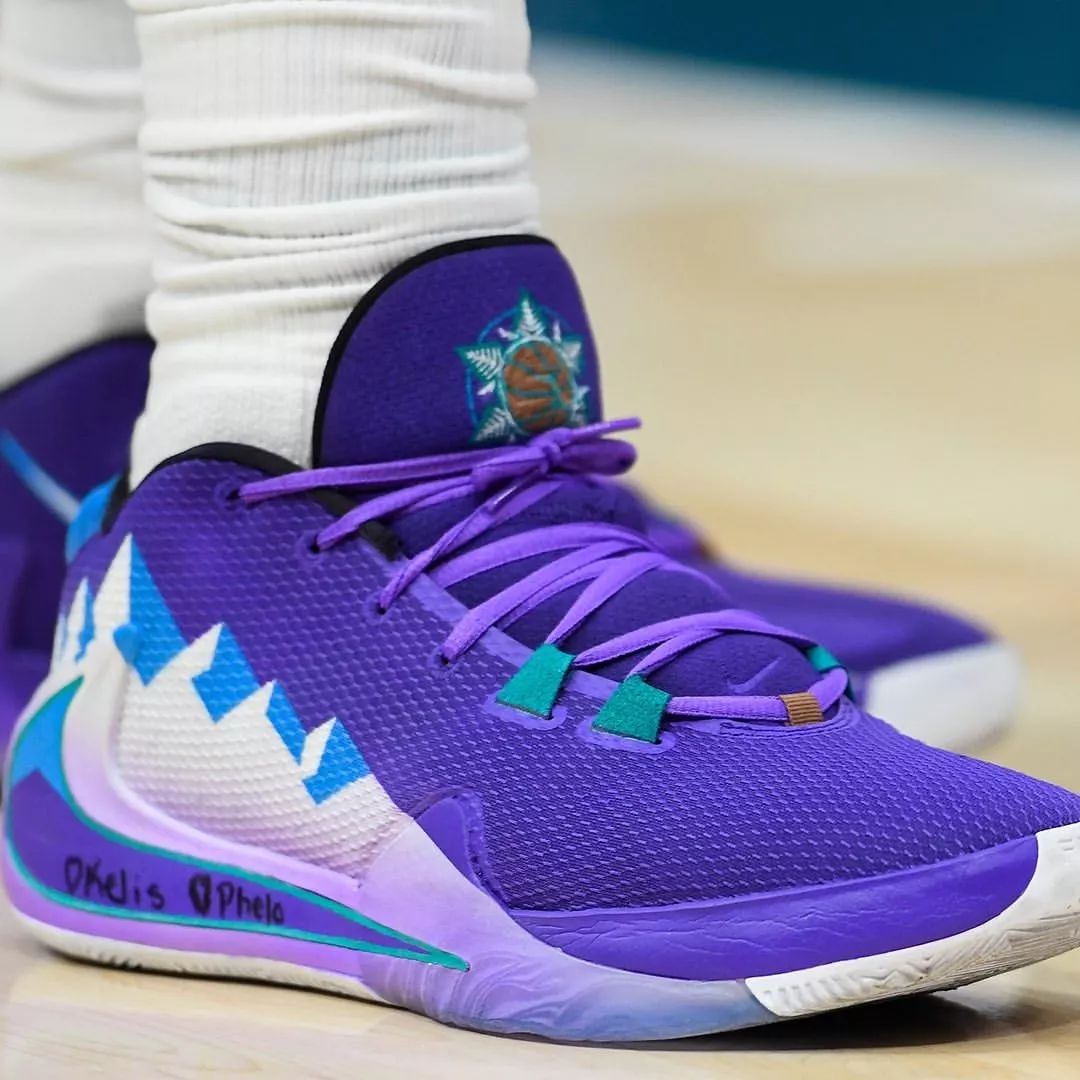 詹姆斯21代篮球鞋nba球员上脚,nba球星上脚球鞋詹姆斯18low