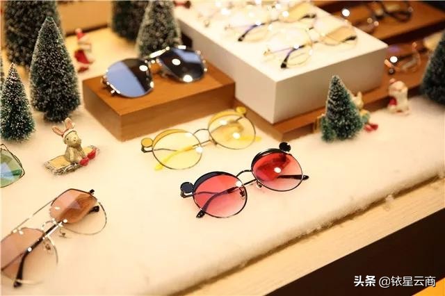 广州20家商场1-4月调改品牌趋势：轻食餐饮正当红美妆配饰受追捧