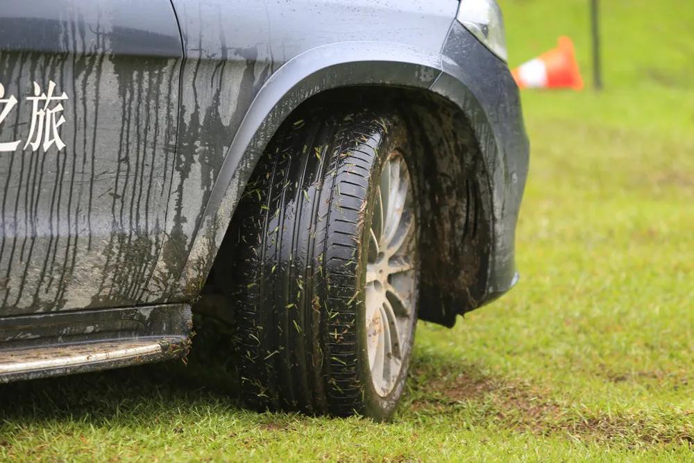 西藏自驾游雪地轮胎怎么选合适,12月份自驾西藏用什么轮胎
