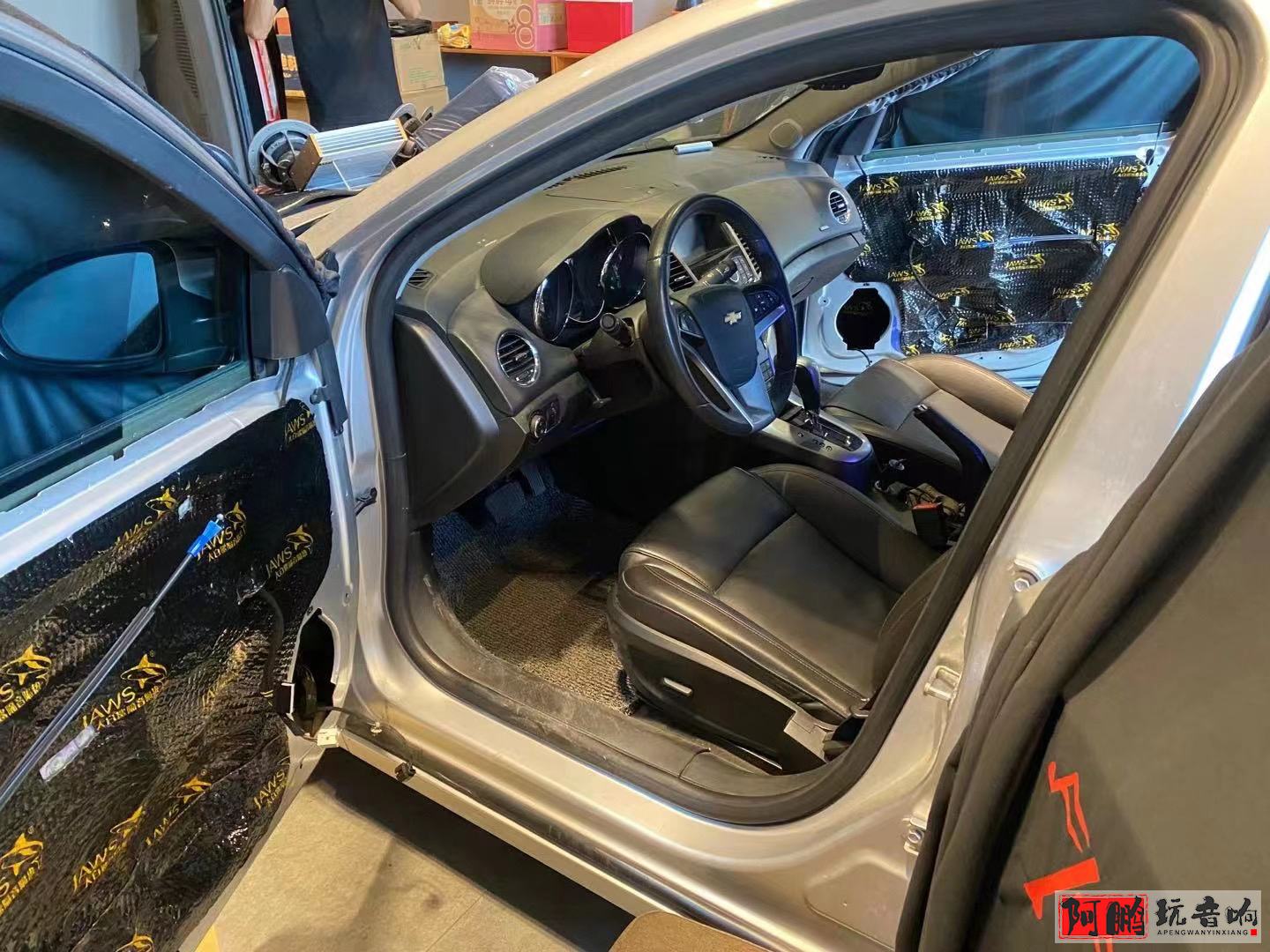 老款科鲁兹音响喇叭改装,雪佛兰科鲁兹汽车喇叭