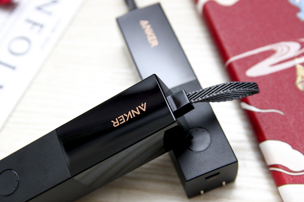 小米有品“为爱续航”，推出Anker安克口红超极充，二合一设计