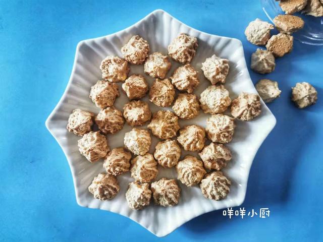 用鸡蛋清做的饼干入口即化,如何制作很酥松的饼干