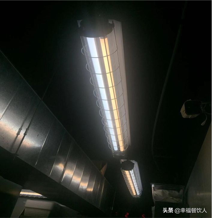 大众点评品类榜首！这家“土到极致”的湘菜馆是如何做到的？