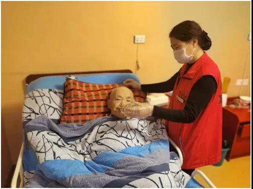 北京失能失智老人养老院,北京护工照顾80岁老人能自理