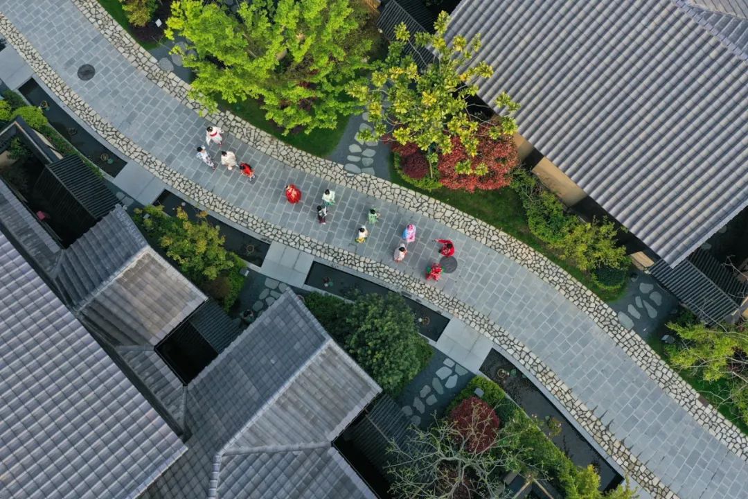 住进风景里温泉酒店,住进风景里旅游度假温泉酒店