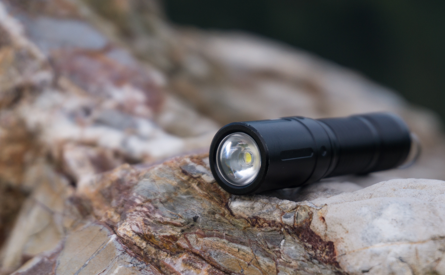 fenixe01,fenixe01v2.0手电